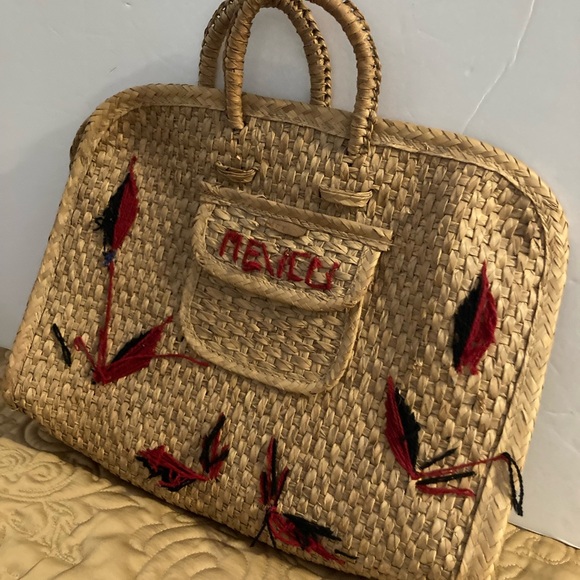 Handwoven Straw Bag with Red and Black Embroidery - Picture 4 of 15